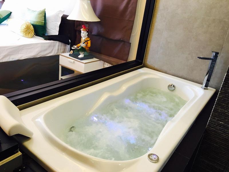 Elegancy Resort Hua Hin image