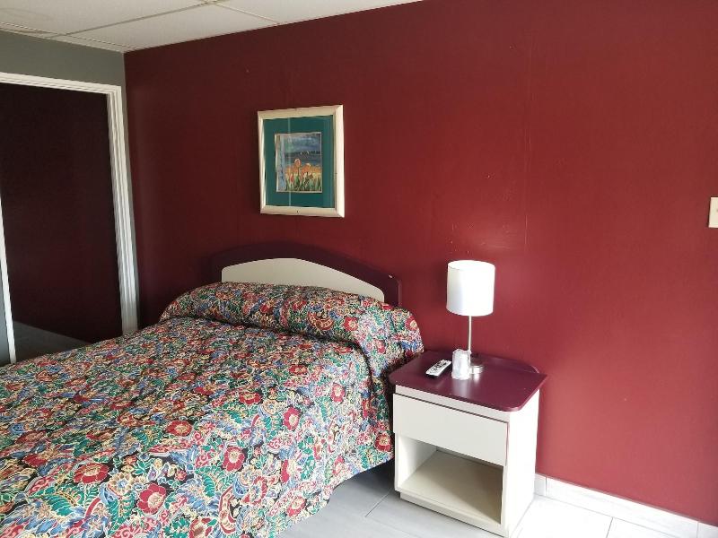 Sunny South Motel image