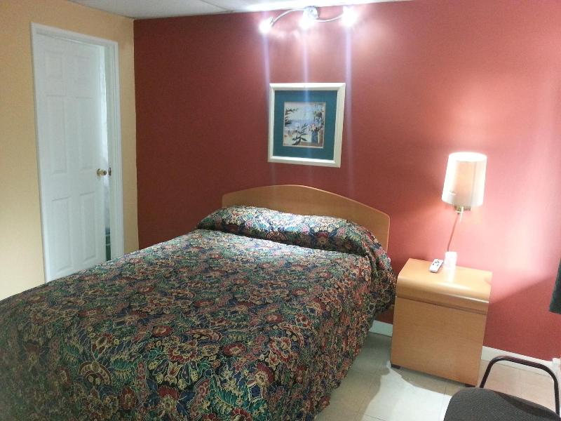Sunny South Motel image