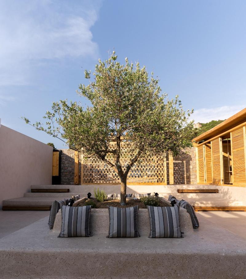 Vriniotis Hotel image