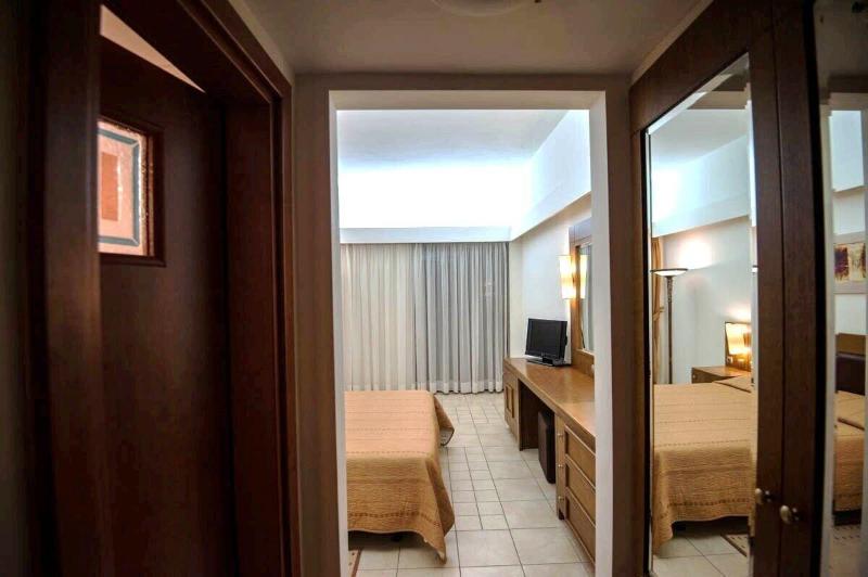 Vriniotis Hotel image