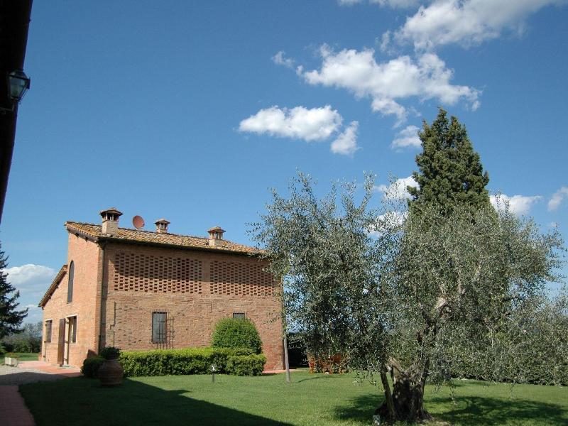 Lovely Farmhouse in Castelfiorentino With Garden image