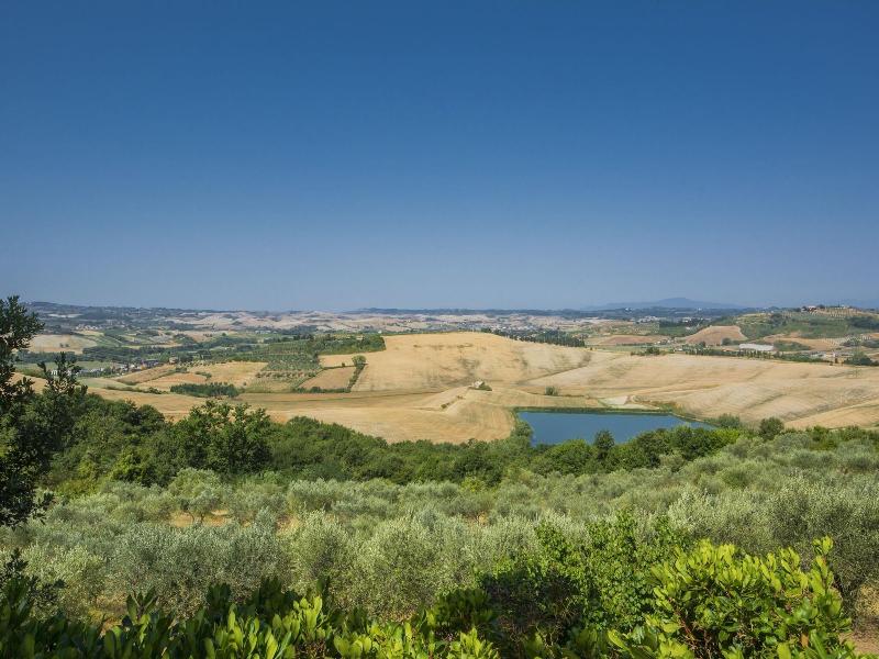 Lovely Farmhouse in Castelfiorentino With Garden image