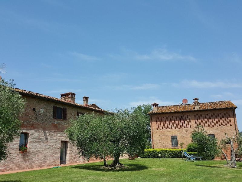Lovely Farmhouse in Castelfiorentino With Garden image