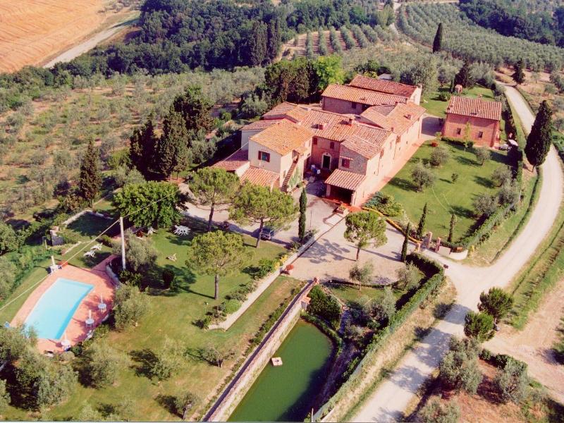 Lovely Farmhouse in Castelfiorentino With Garden image