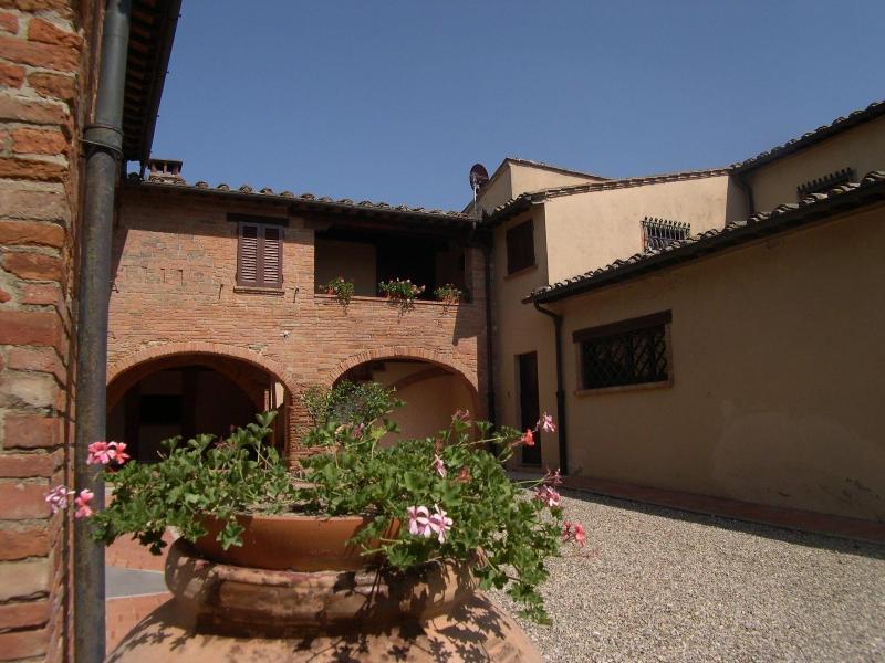 Lovely Farmhouse in Castelfiorentino With Garden image