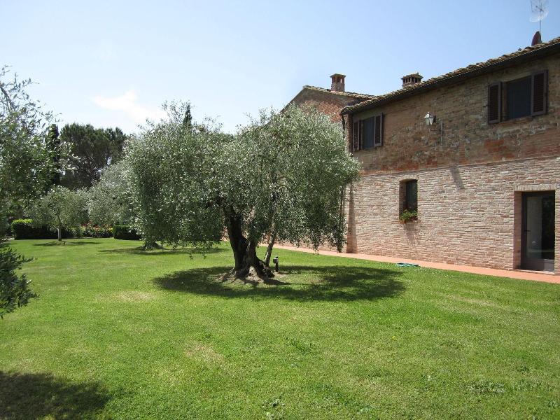 Lovely Farmhouse in Castelfiorentino With Garden image