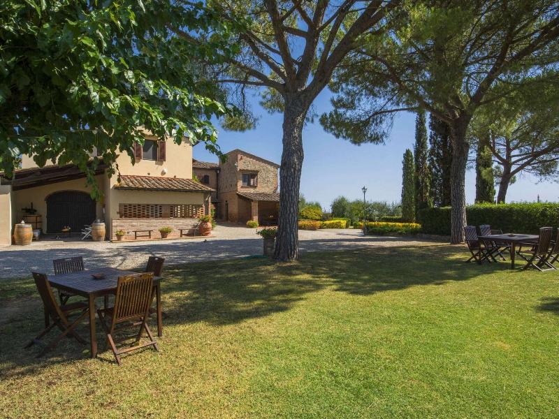 Lovely Farmhouse in Castelfiorentino With Garden image