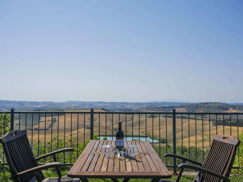 Lovely Farmhouse in Castelfiorentino With Garden image