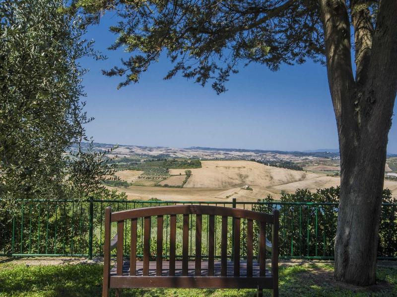 Lovely Farmhouse in Castelfiorentino With Garden image