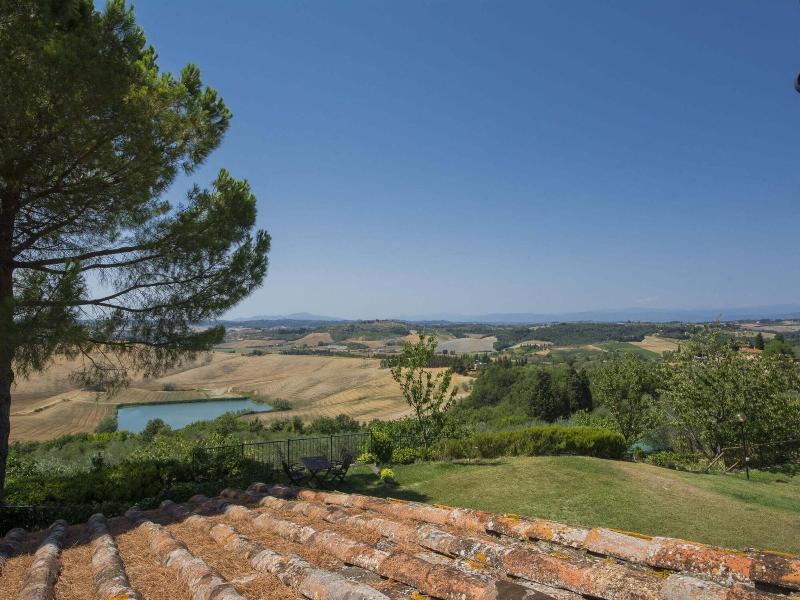 Lovely Farmhouse in Castelfiorentino With Garden image