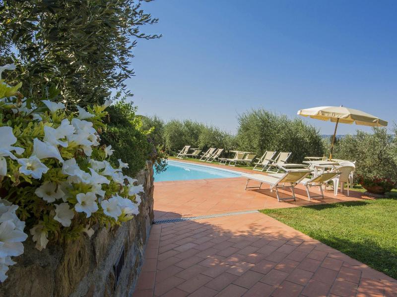 Lovely Farmhouse in Castelfiorentino With Garden image