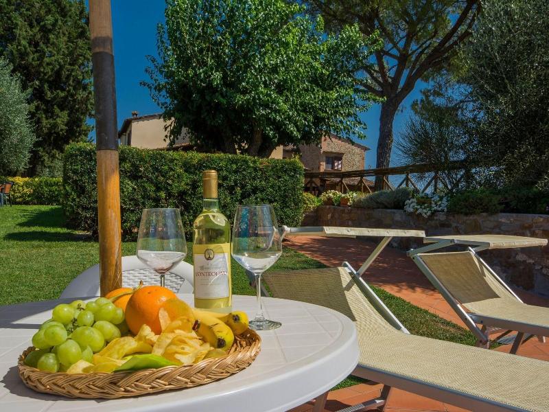 Lovely Farmhouse in Castelfiorentino With Garden image