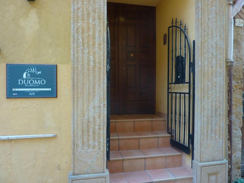 Duomo Rent Room & Flat image