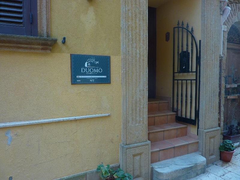 Duomo Rent Room & Flat image