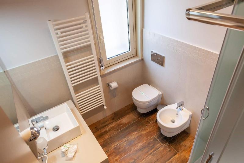 Five Rooms Brolo image