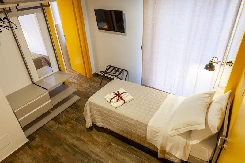Five Rooms Brolo image
