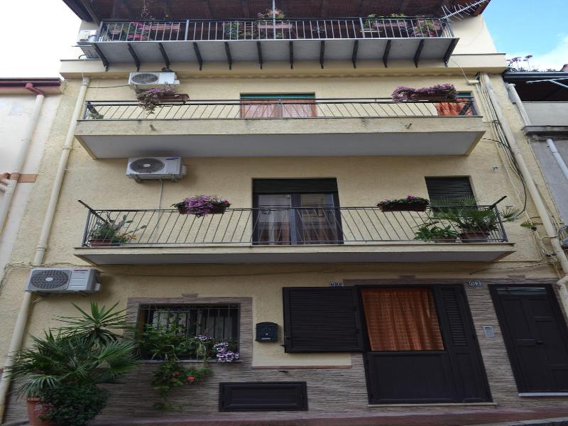 Jolly House Bolognetta image