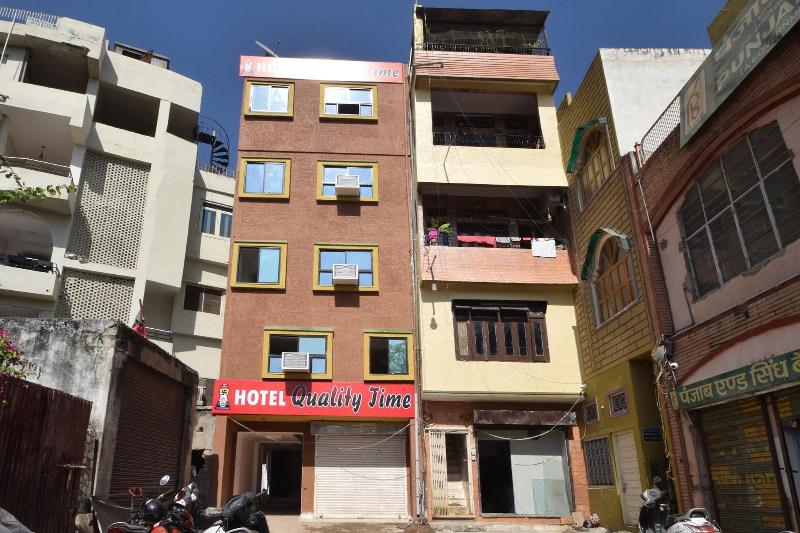 OYO 23296 Hotel Quality Time image
