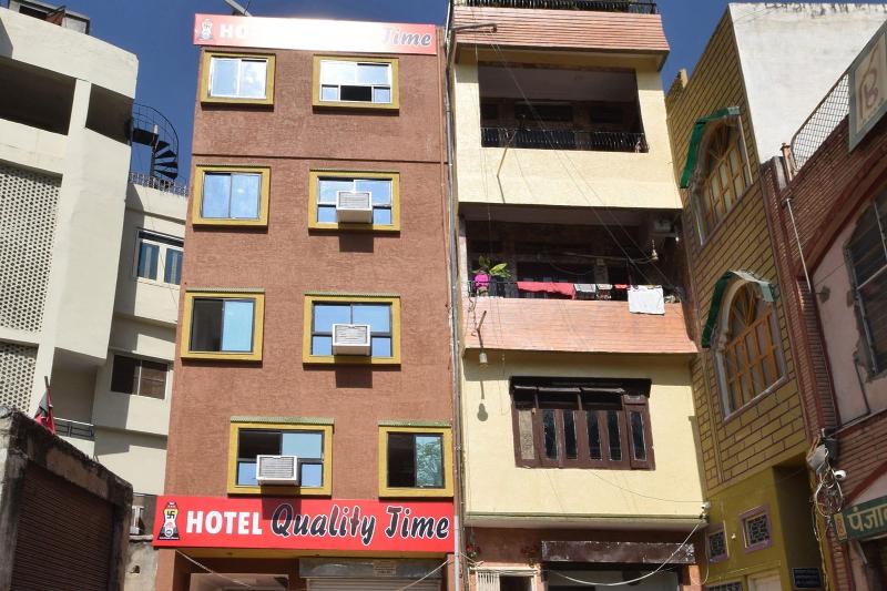 OYO 23296 Hotel Quality Time image