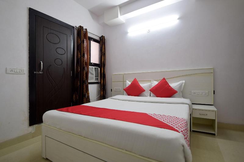 OYO 23296 Hotel Quality Time image