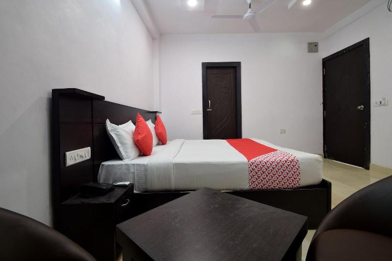 OYO 23296 Hotel Quality Time image