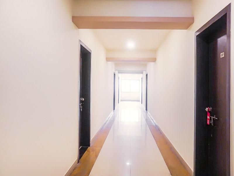 13583 Hotel Paradise Inn image