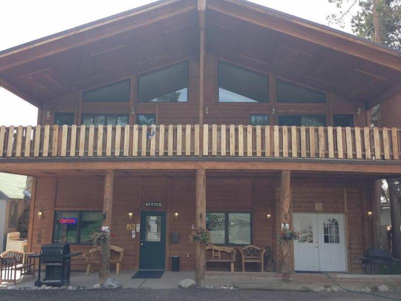 Columbine Cabins image