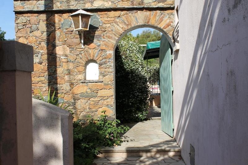 Chambres D Hotes Le Clos Des Oliviers image