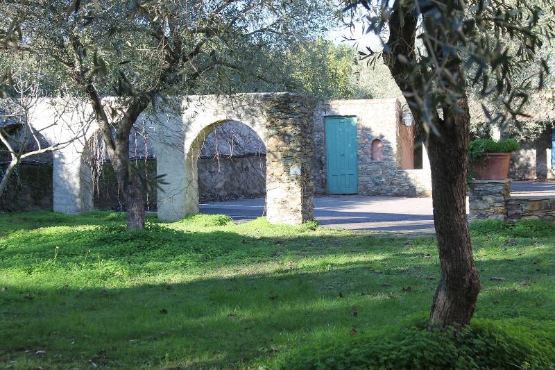 Chambres D Hotes Le Clos Des Oliviers image