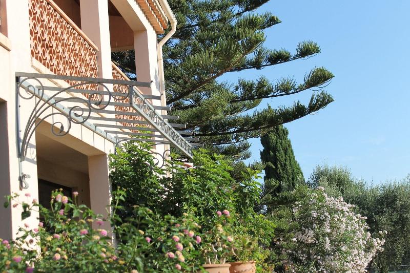 Chambres D Hotes Le Clos Des Oliviers image