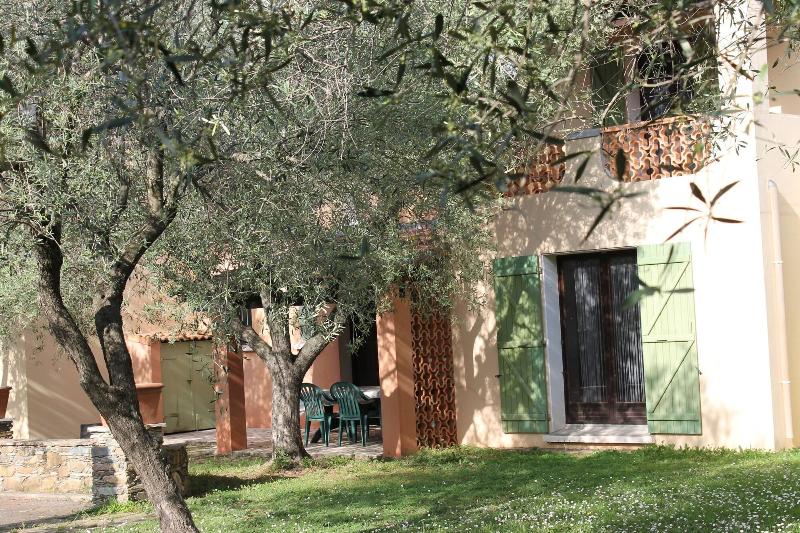 Chambres D Hotes Le Clos Des Oliviers image