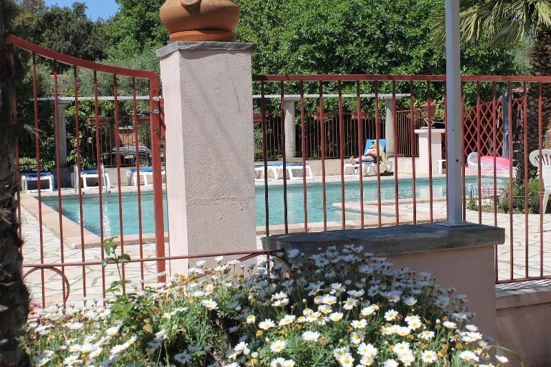 Chambres D Hotes Le Clos Des Oliviers image