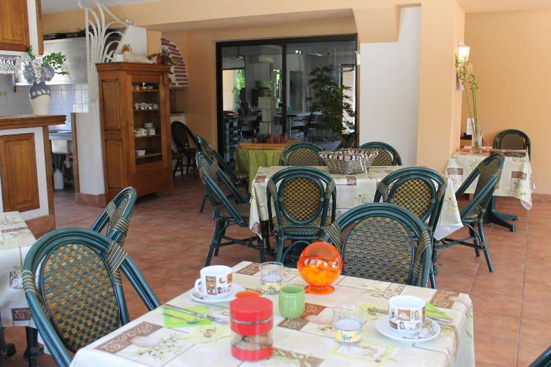 Chambres D Hotes Le Clos Des Oliviers image