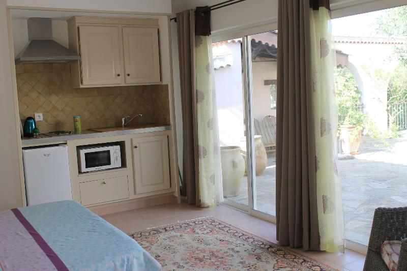 Chambres D Hotes Le Clos Des Oliviers image