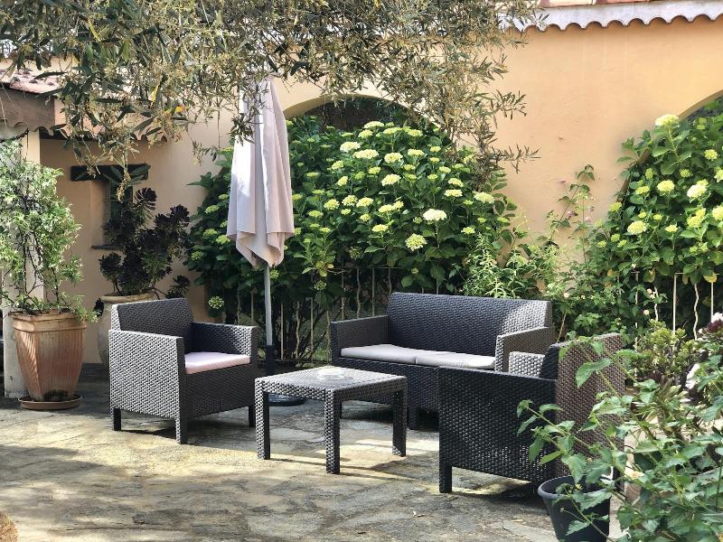 Chambres D Hotes Le Clos Des Oliviers image