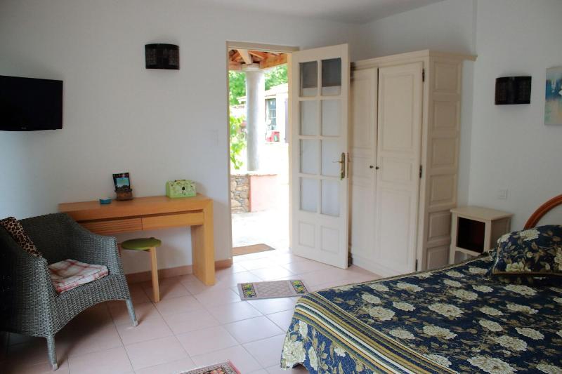Chambres D Hotes Le Clos Des Oliviers image