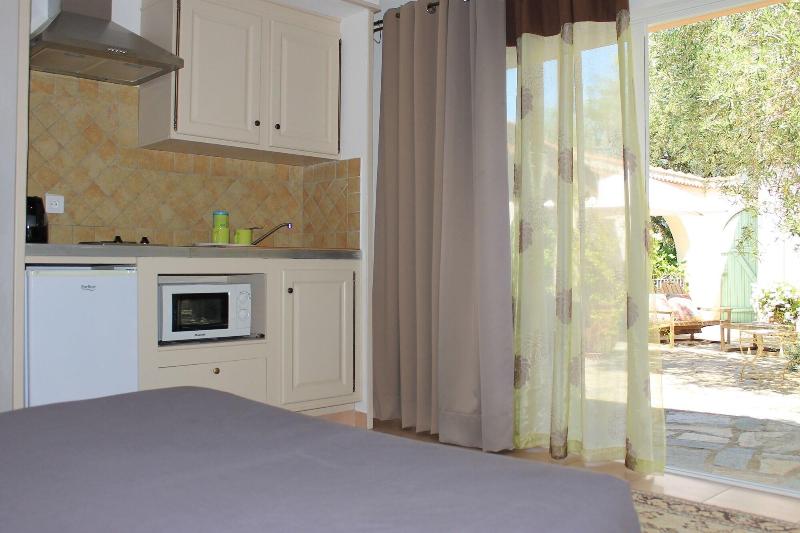 Chambres D Hotes Le Clos Des Oliviers image