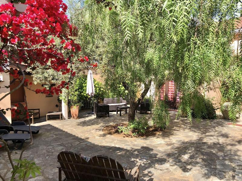 Chambres D Hotes Le Clos Des Oliviers image
