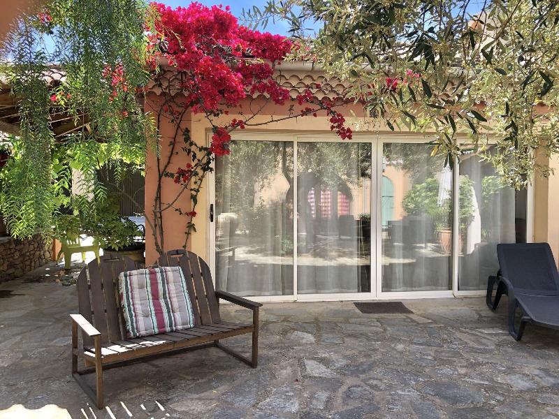 Chambres D Hotes Le Clos Des Oliviers image