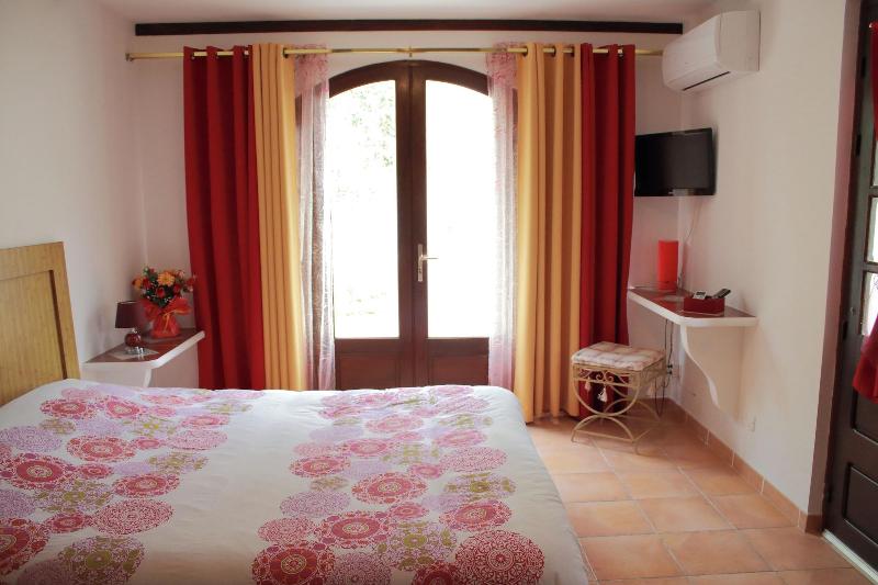 Chambres D Hotes Le Clos Des Oliviers image