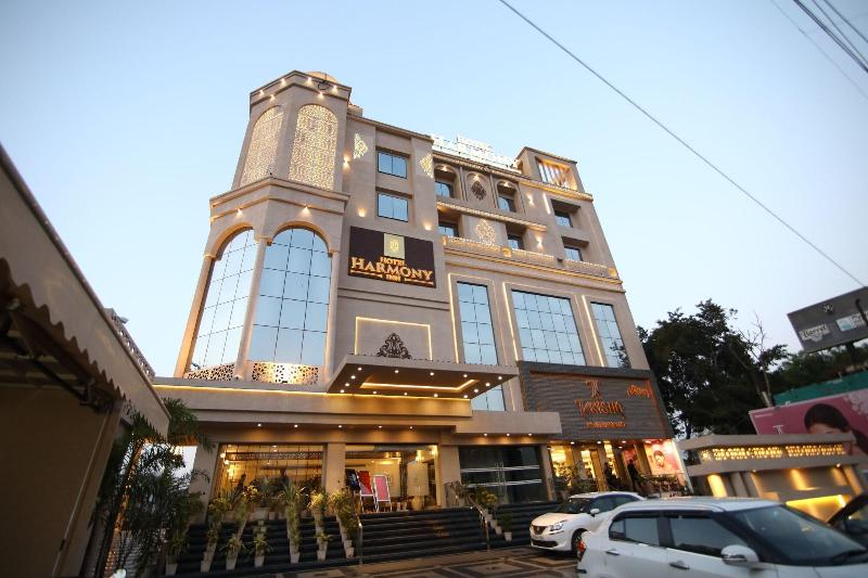 Hotel Harmony Inn