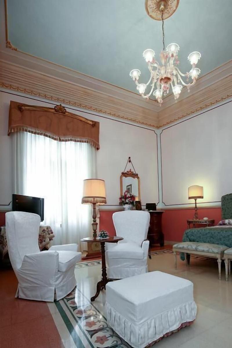 B&B Flora House image