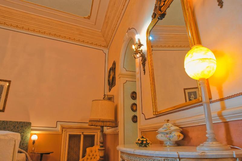 B&B Flora House image