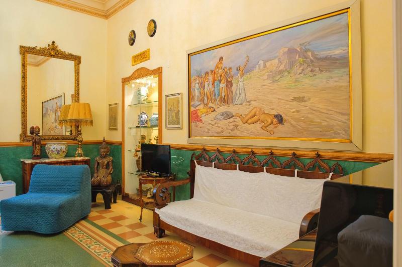 B&B Flora House image
