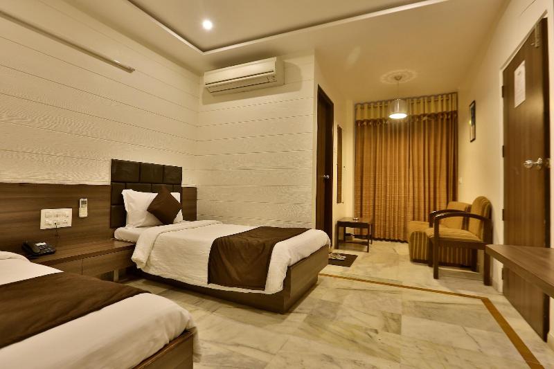 Hotel Kamran Palace image