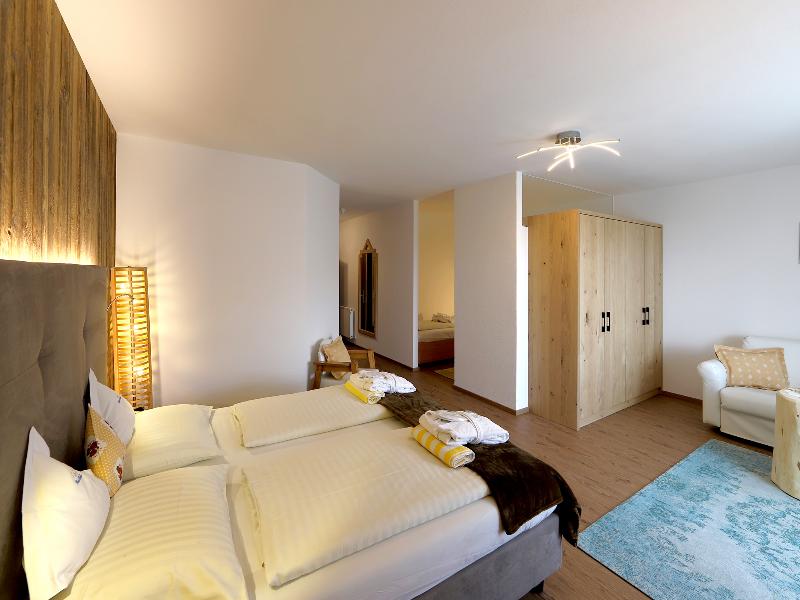 Hotel Kristall image