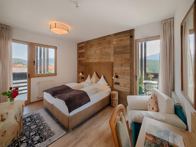 Hotel Kristall image