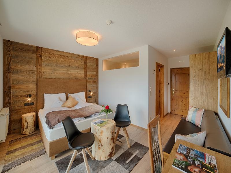 Hotel Kristall image