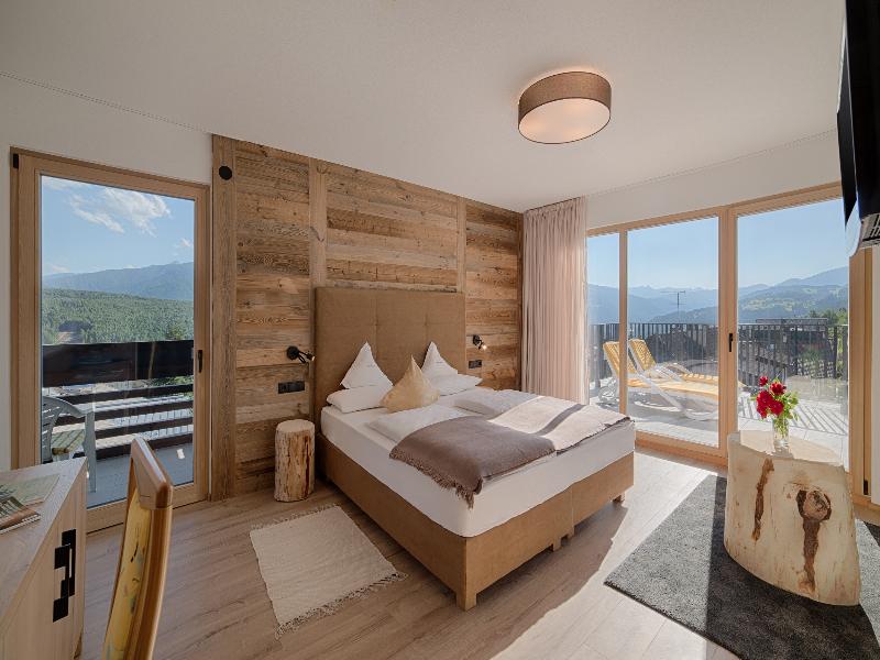 Hotel Kristall image